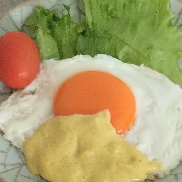 目玉焼きのカレーマヨソース♡簡単