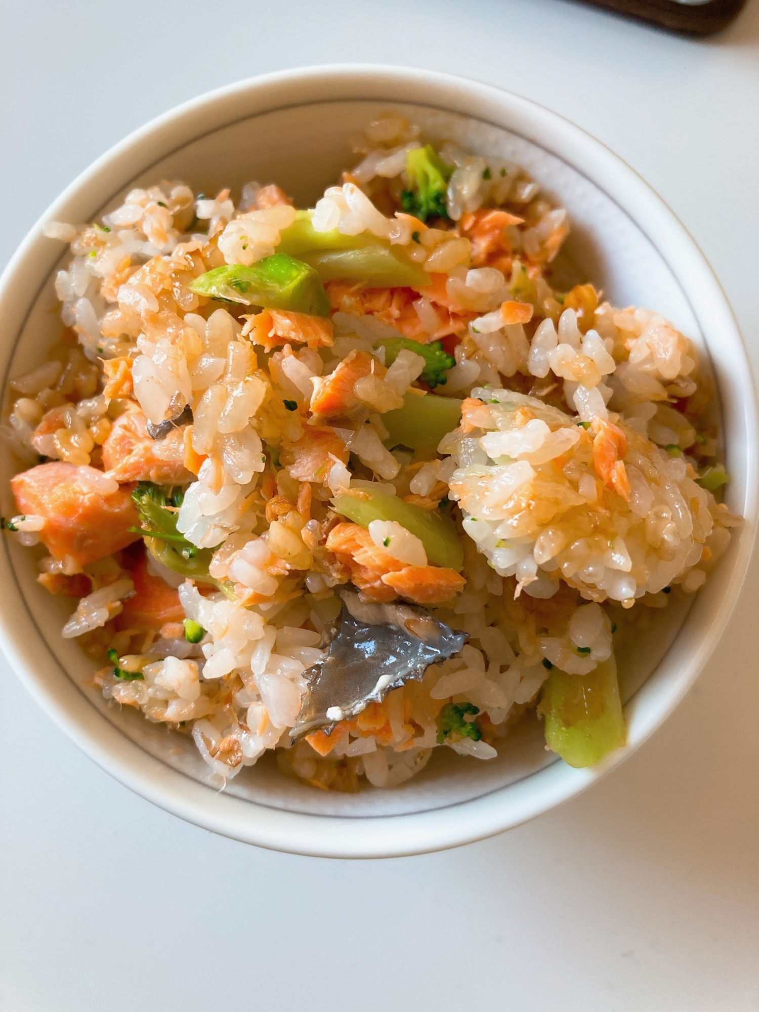 炊飯器で出来る！鮭とブロッコリーの混ぜご飯