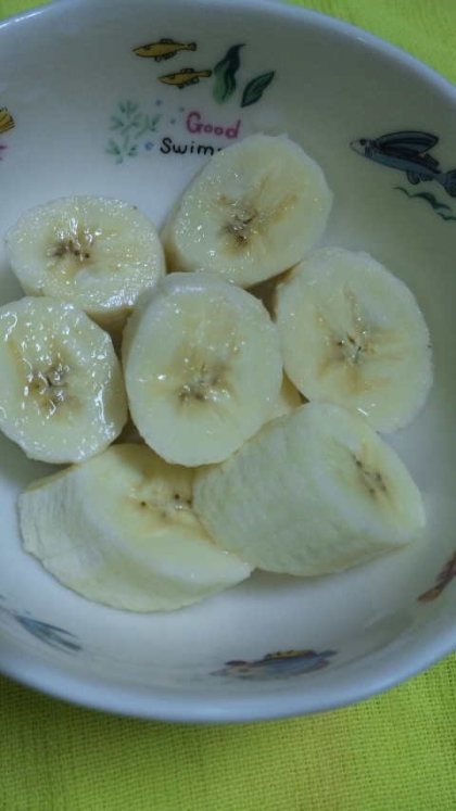 バナナはほぼ毎日いただいてますぅ～
レモンの酸味でバナナそのものの甘さが引き立っておいしゅうございますｗ