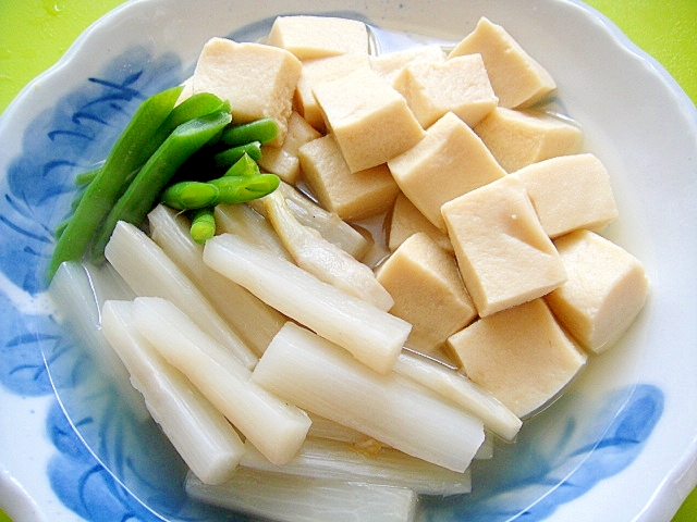 ウドと高野豆腐の煮物
