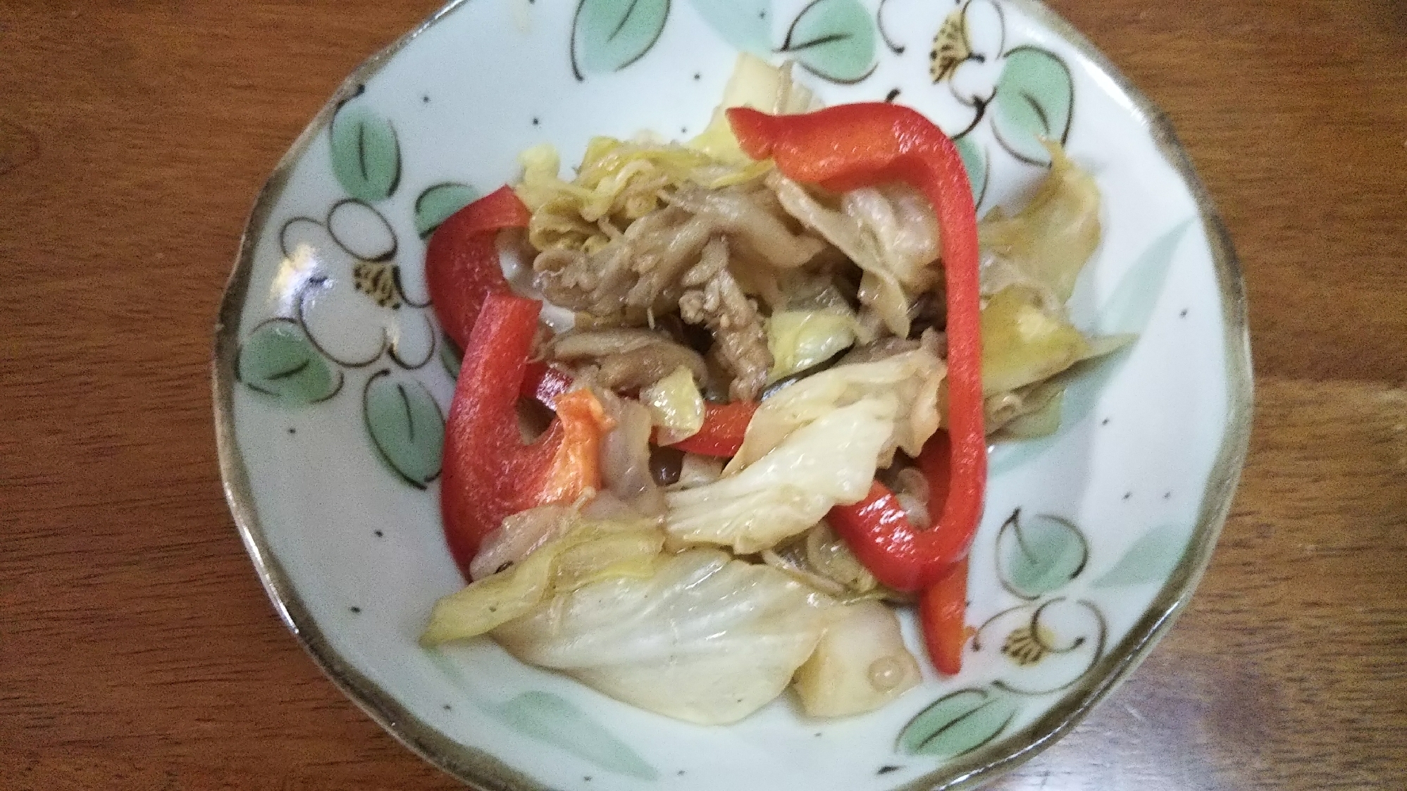 キャベツと舞茸とパプリカのレンジ蒸し♪