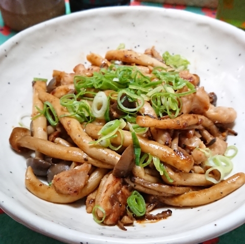 ジャンボしめじと鶏肉のピリ辛味噌炒め