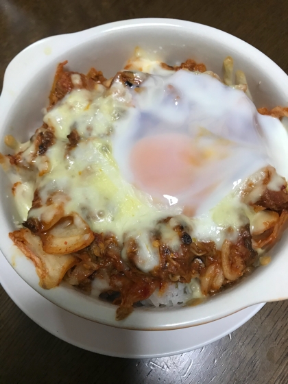 1人ランチに♫サバ味噌キムチーズ丼