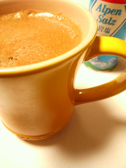 バニラコーヒーの合間に塩コーヒー♥　暑いけれど朝のホットは止められませんね～　ご馳走さまです♪