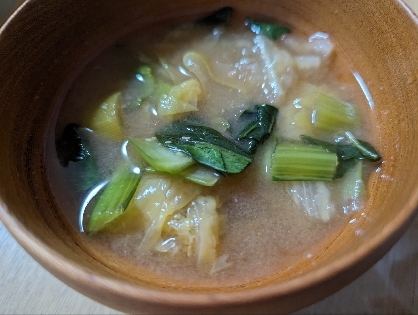 白菜と小松菜と長ねぎの味噌汁