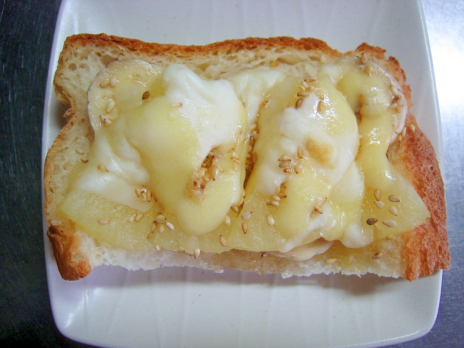 バナナ＆パイナップルのチーズトースト