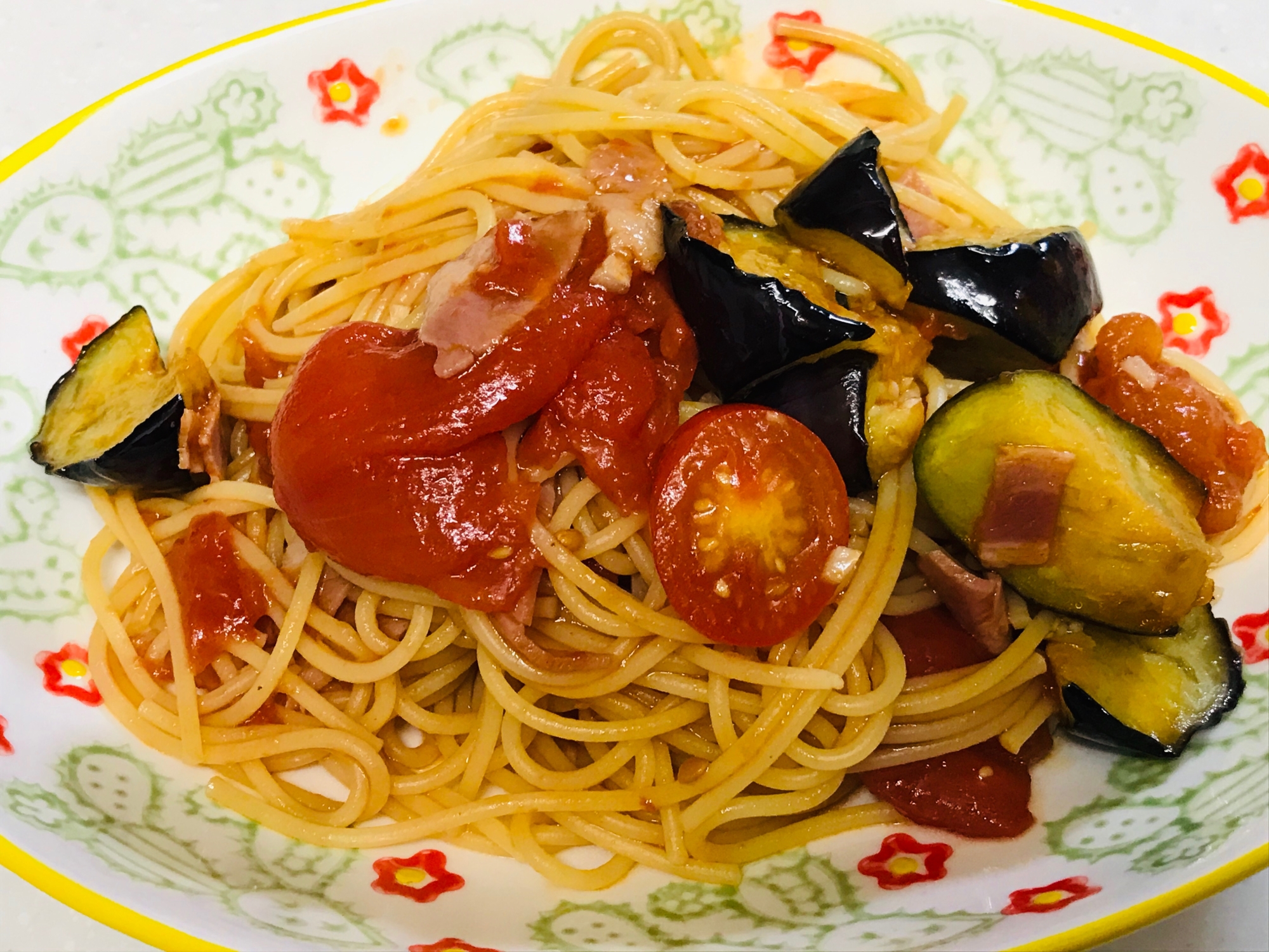 ゴロッと野菜のナスとトマトのパスタ