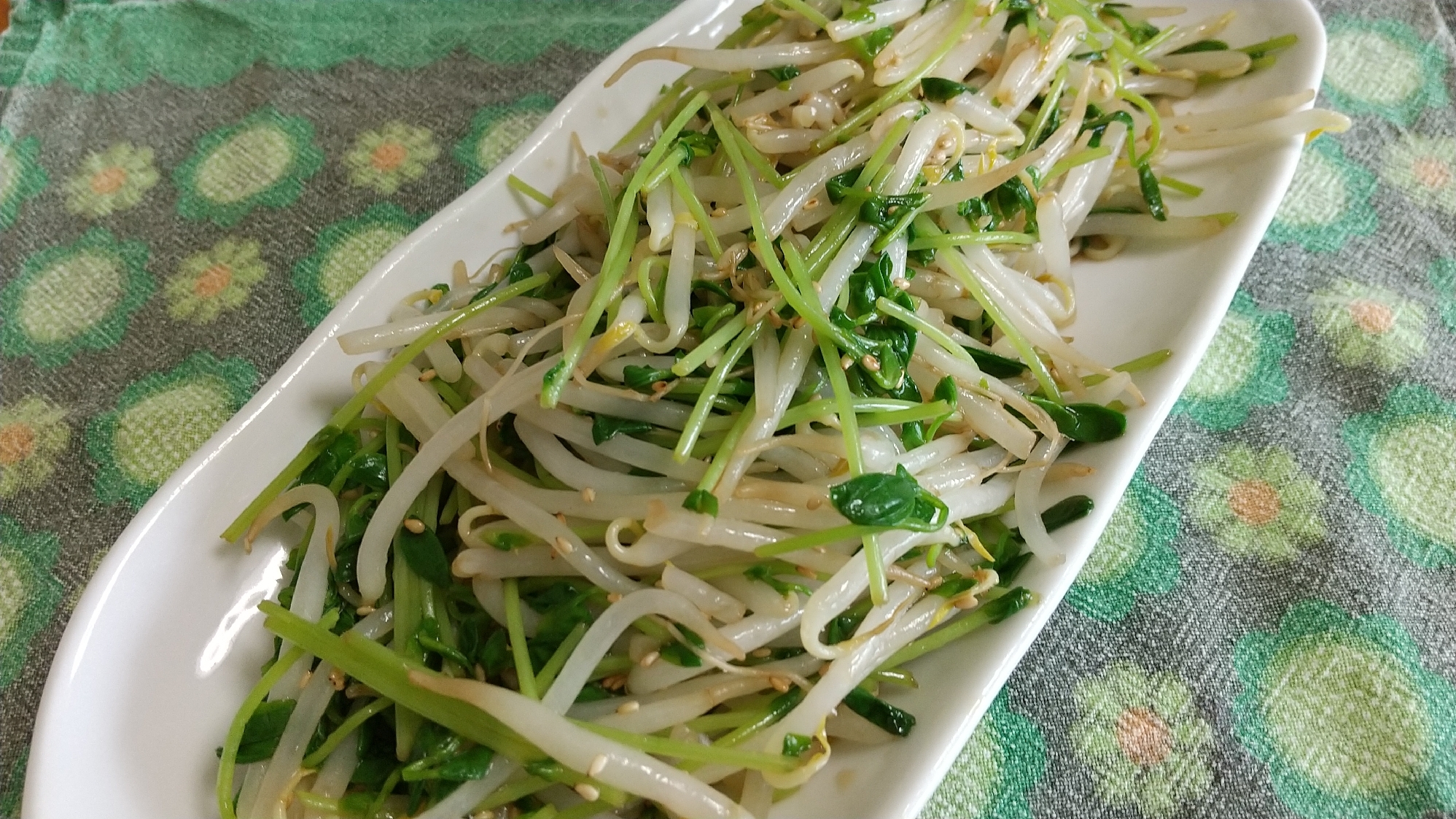 【節約レシピ】もやしと豆苗の中華風サラダ