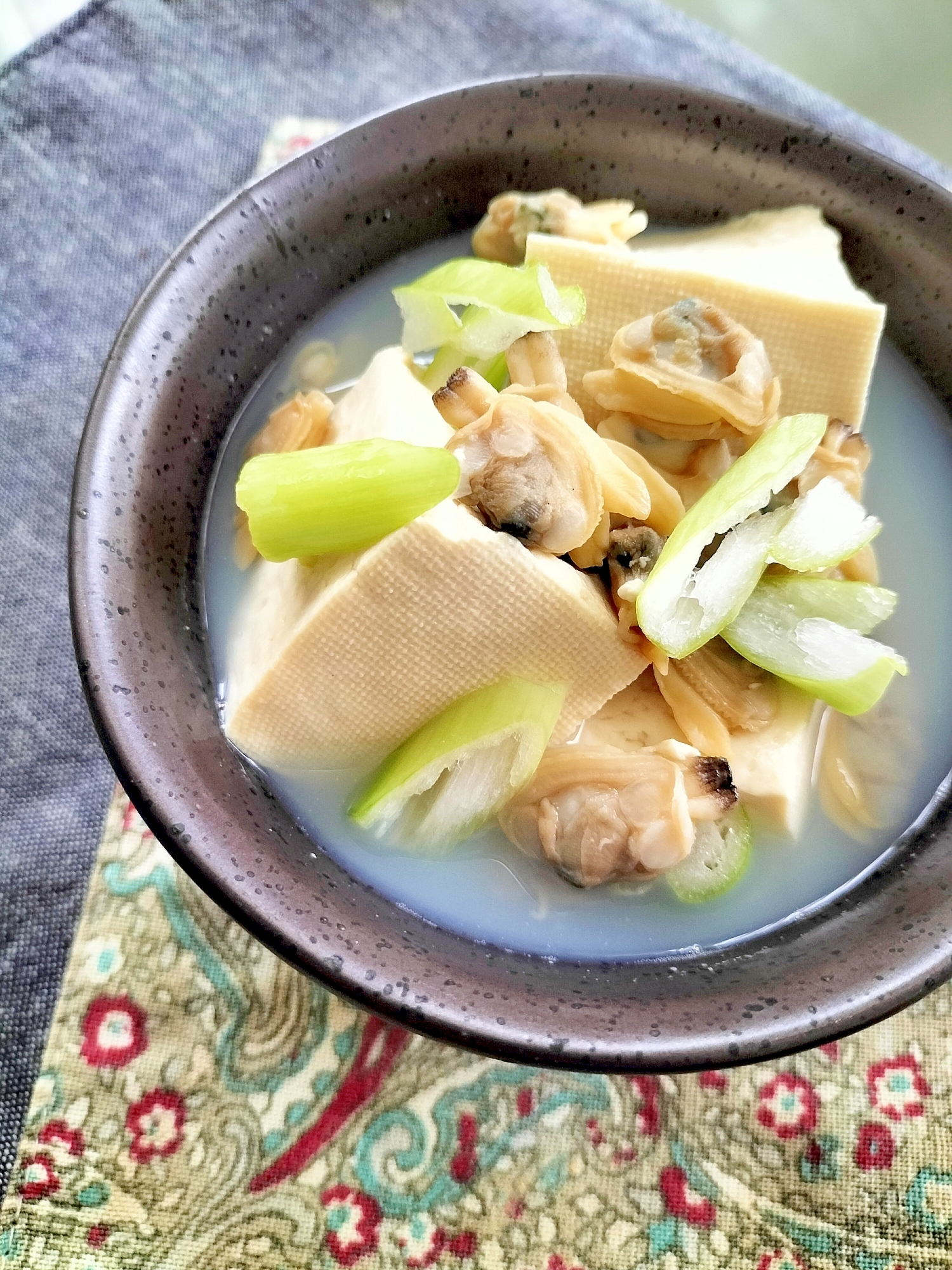 白濁なあさり出汁たっぷりの豆腐煮♪（だし豆腐）