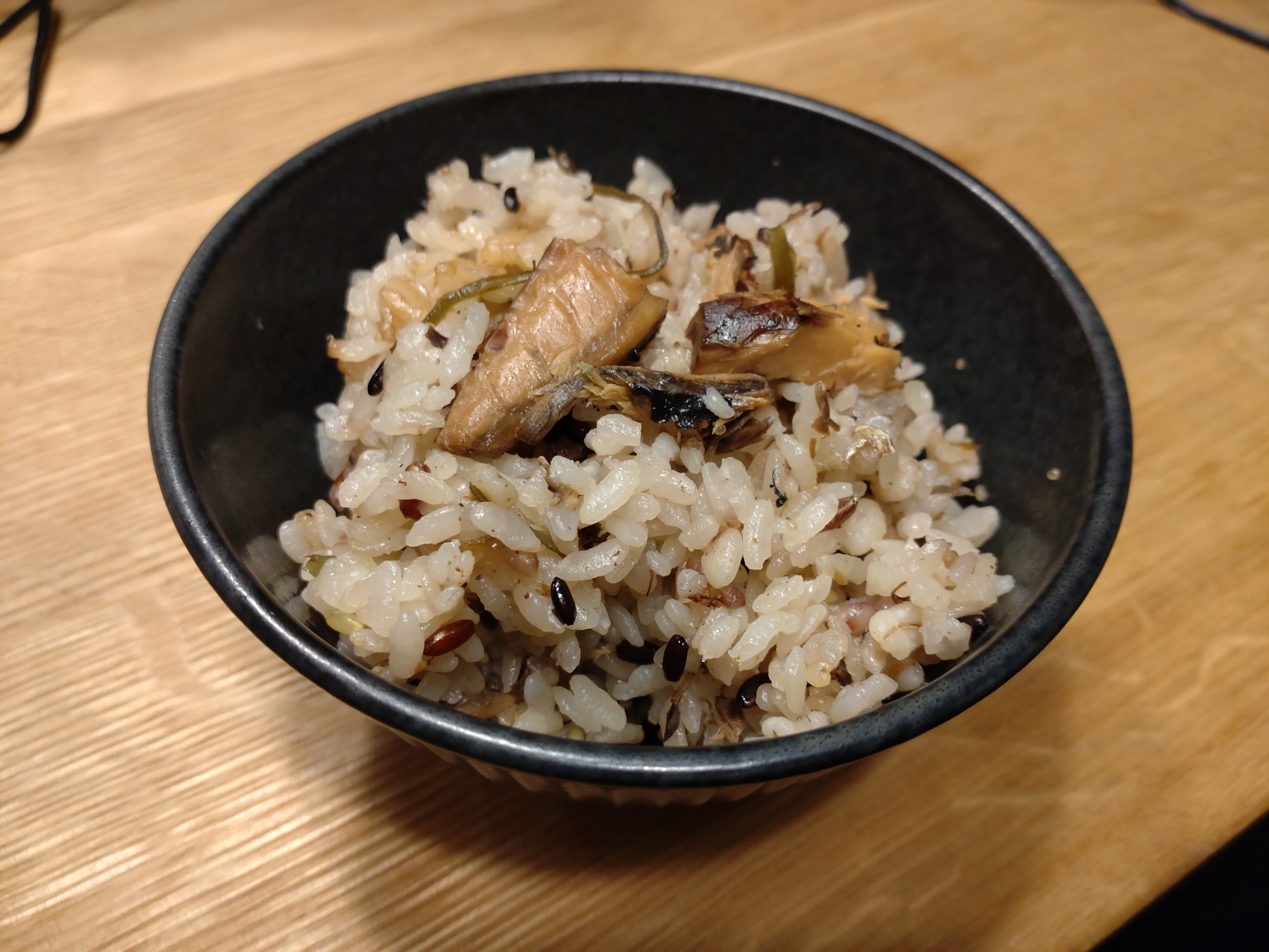 サバ缶と雑穀米の炊き込みご飯