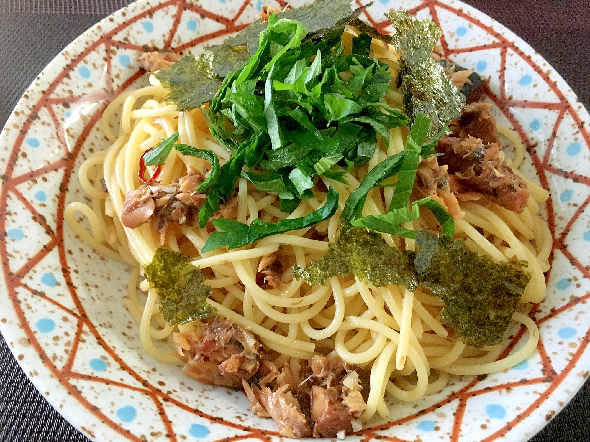 鯖缶と大葉の和風ペペロンチーノパスタ