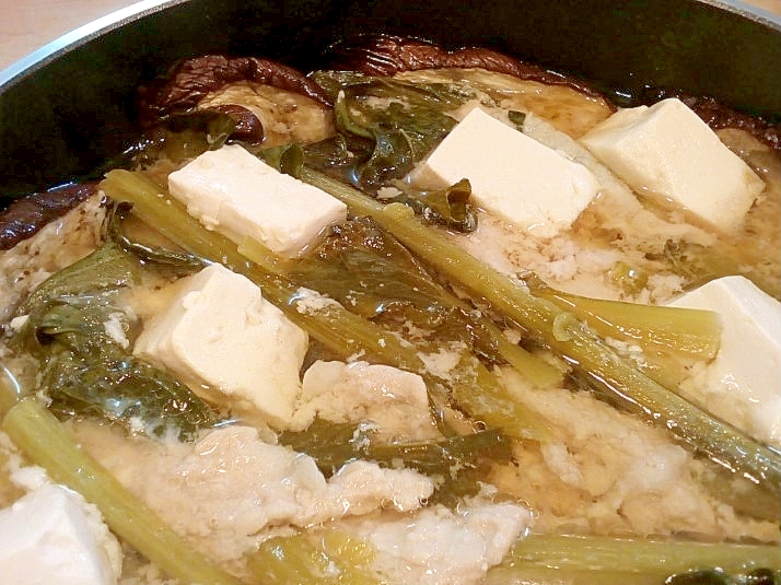 ♪小松菜の豚肉巻きと焼きなすの鍋♡中華風スープで♪