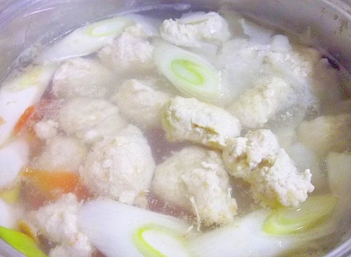 昆布茶で簡単ちゃんこ鍋 鶏つくね鍋 レシピ 作り方 By へんてこぽこりんママ 楽天レシピ