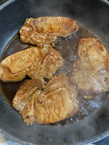 やっぱり美味しいトンテキ　ニンニクソース！
