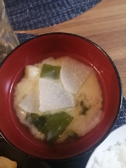 大根と豆腐とワカメの味噌汁