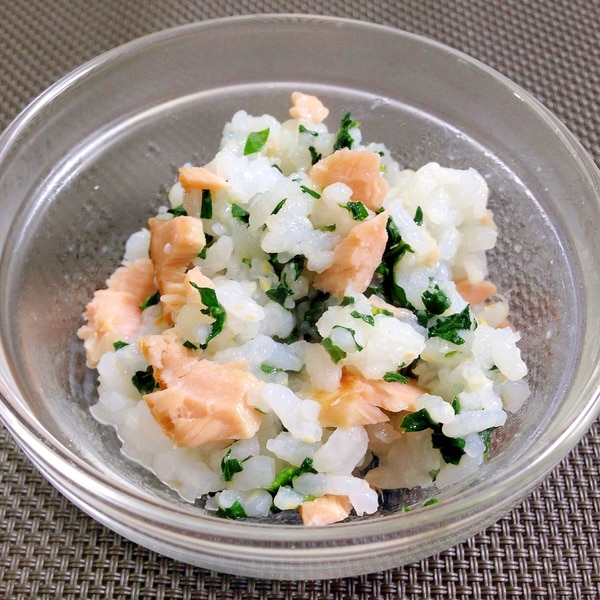 離乳食中期 鮭とほうれん草のおかゆ レシピ 作り方 By うーころちゃん 楽天レシピ 離乳食中期 鮭とほうれん草のおかゆ レシピ 作り方 By うーころちゃん 楽天レシピ