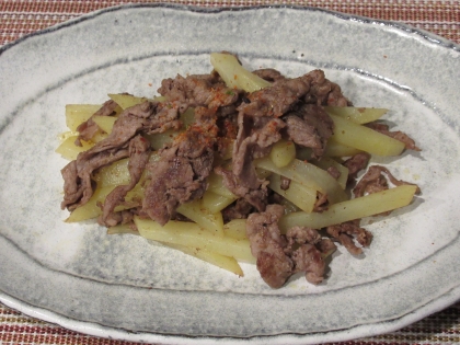 牛肉に七味を馴染ませているのでピリッとしますね！
仕上げの粉山椒もアクセントになってイイですね^m^
美味しくいただきました♪