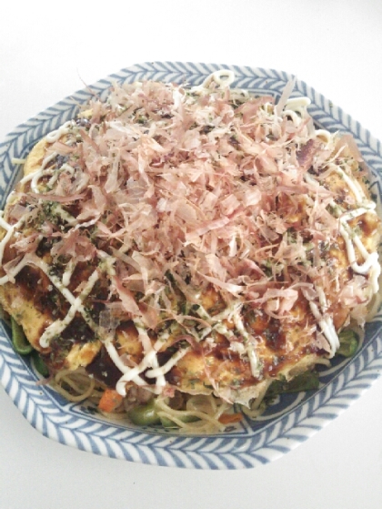 残った焼きそばで♪オムそば