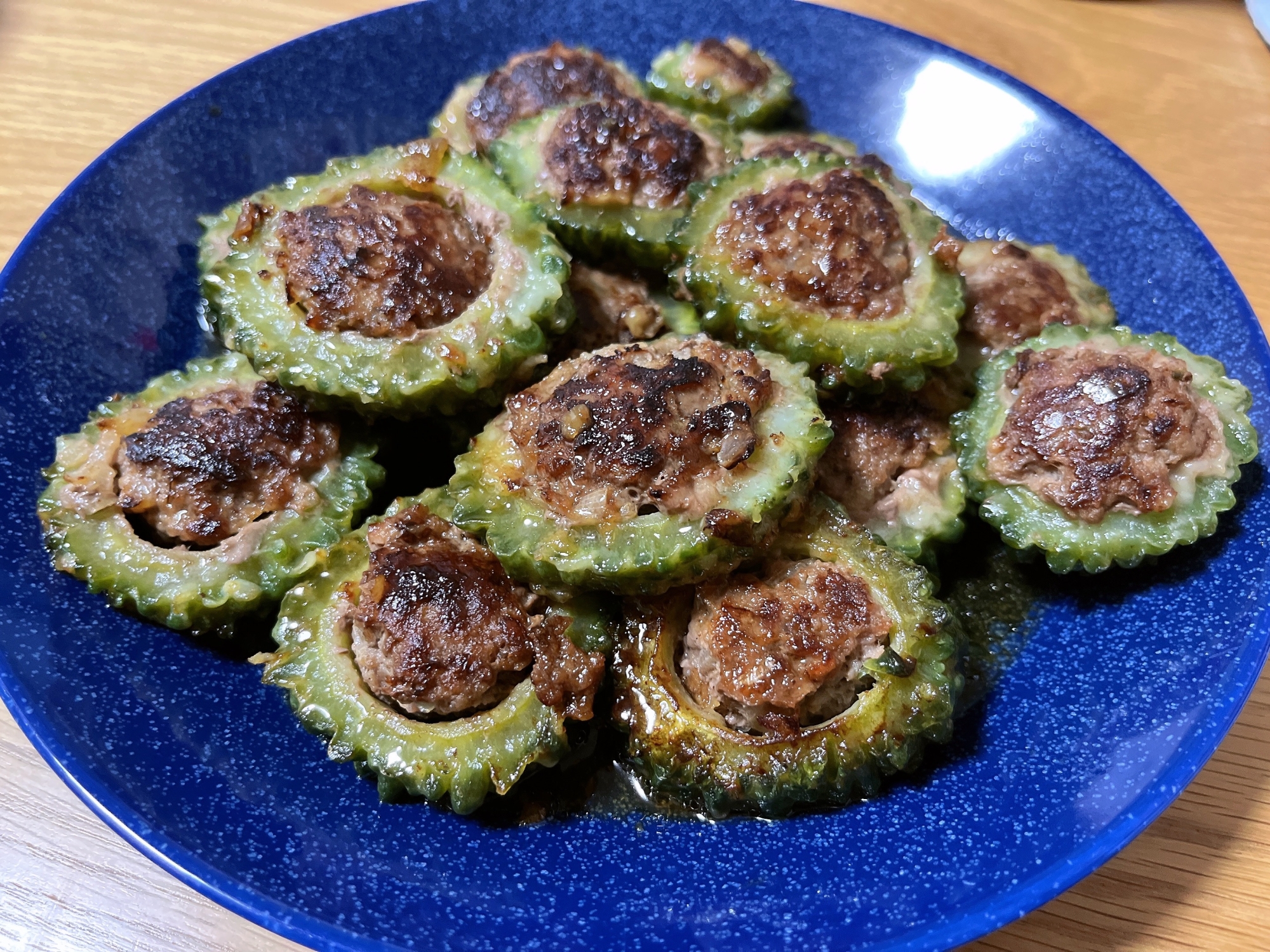 ご飯が進む！！焼肉のタレでゴーヤの肉詰め