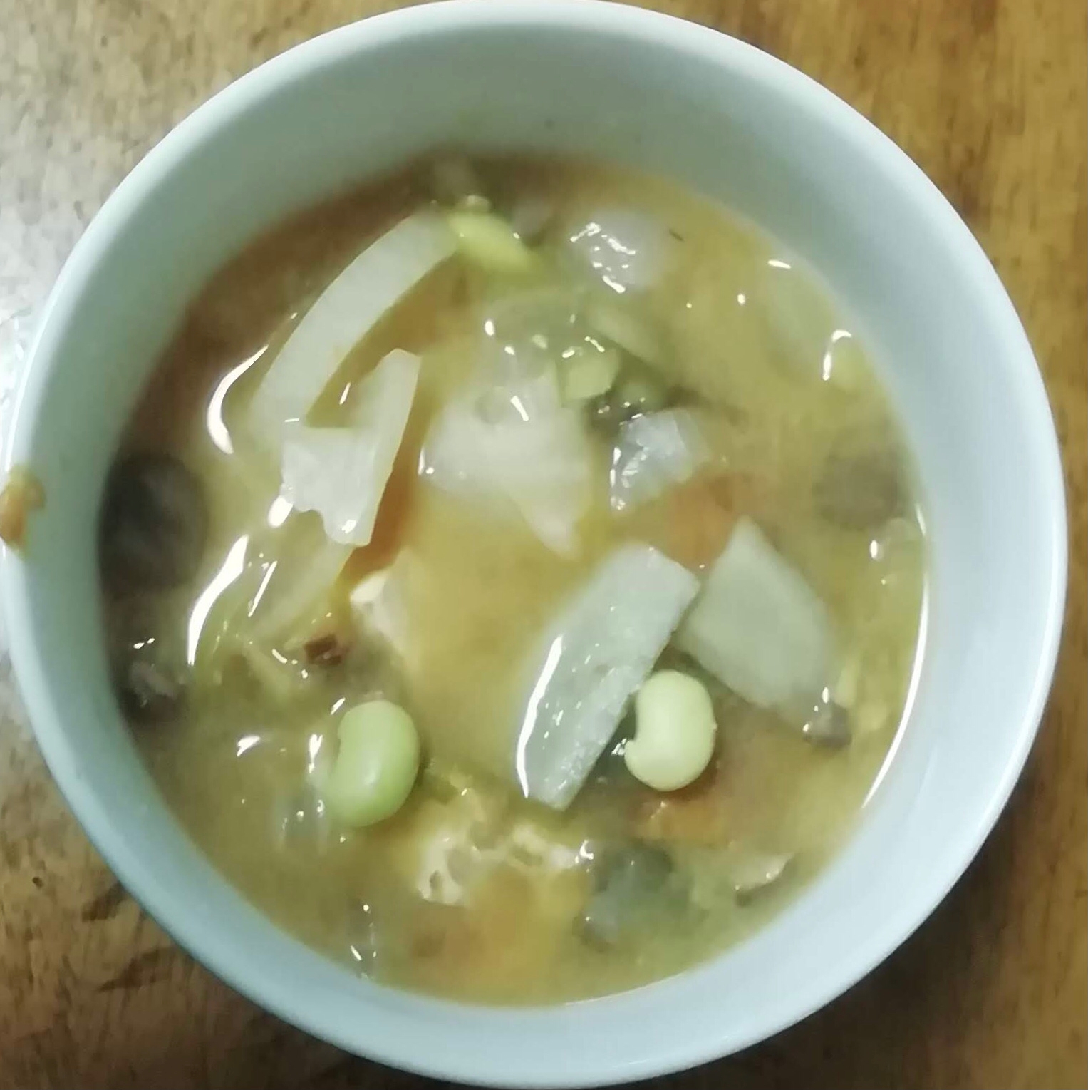 枝豆とキャベツの味噌汁