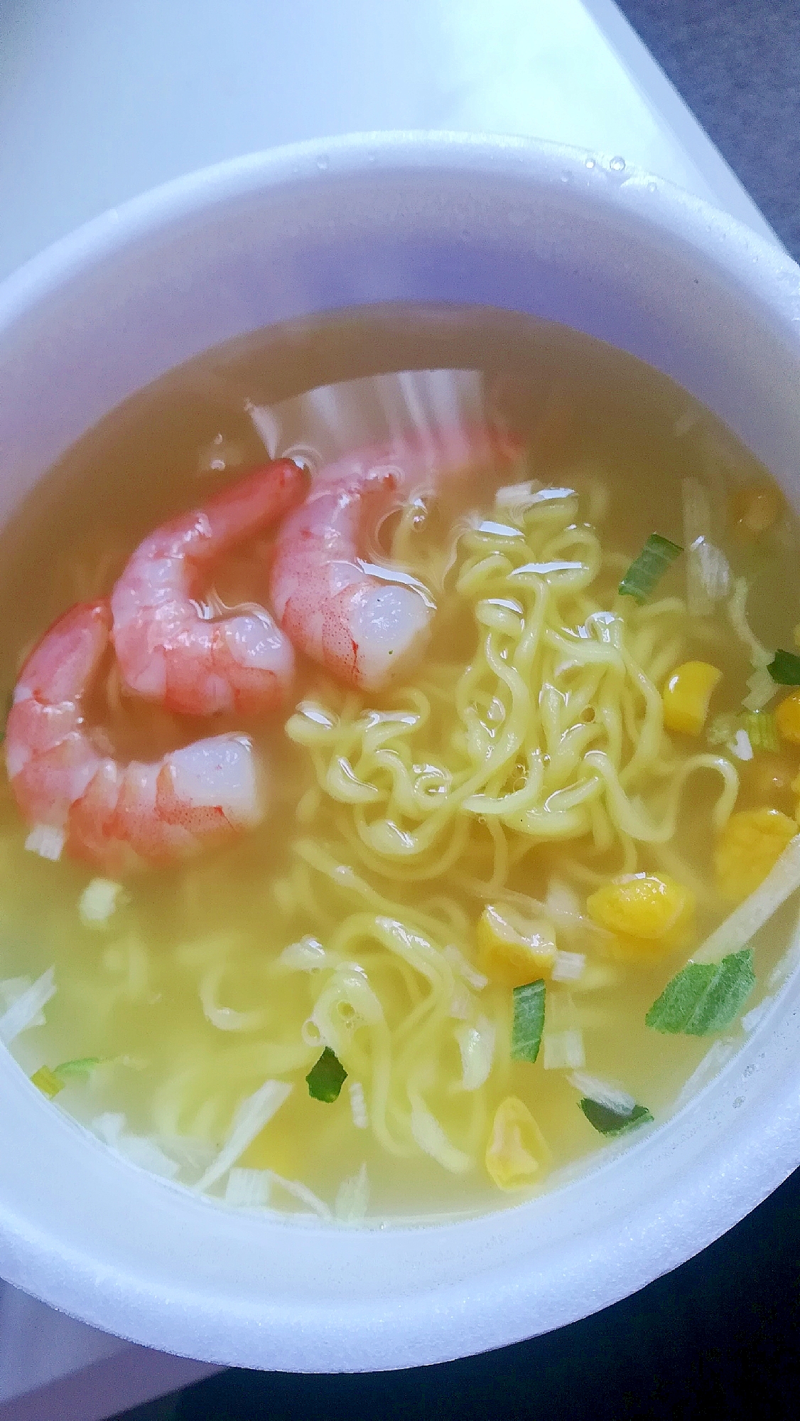 ズボラレシピ☆むきエビ入り☆塩ラーメン