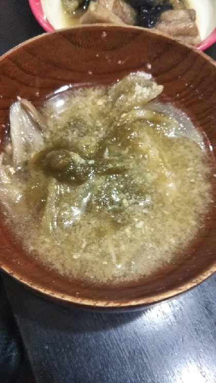 キャベツと油揚げとろろ昆布の味噌汁