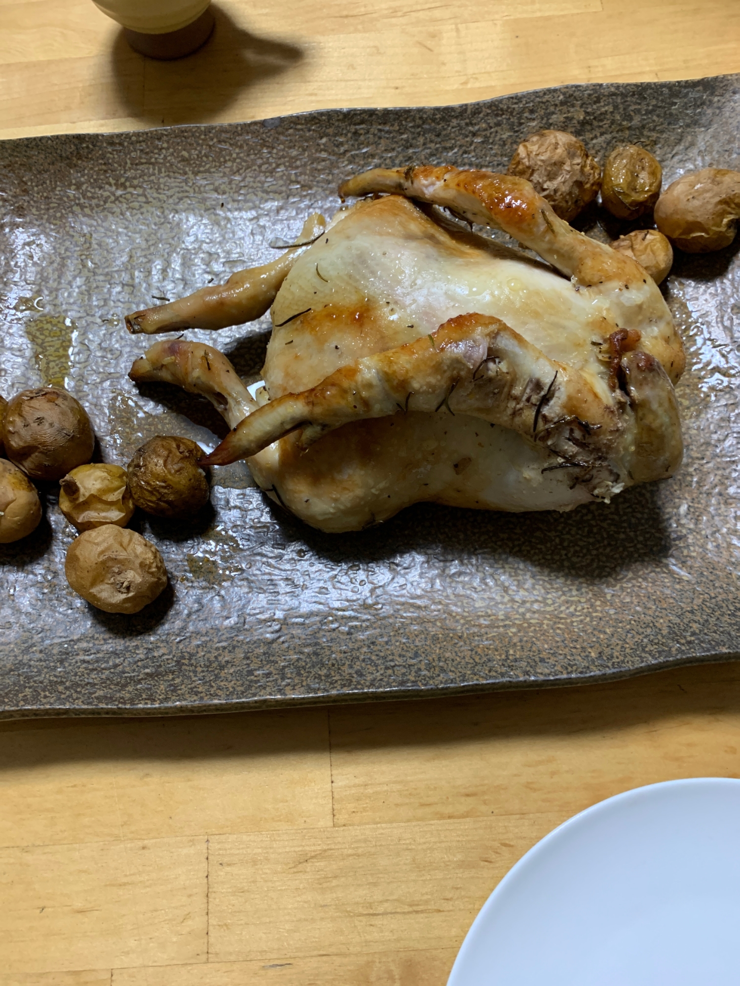 ローズマリー風味の丸鶏、オーブン焼き