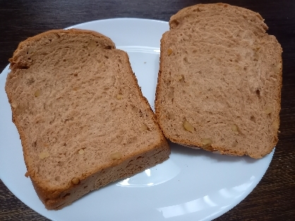 チョコやくるみの形がほぼほぼ無くなってしまったけれど…。チョコの甘みとくるみの風味が良かったです。