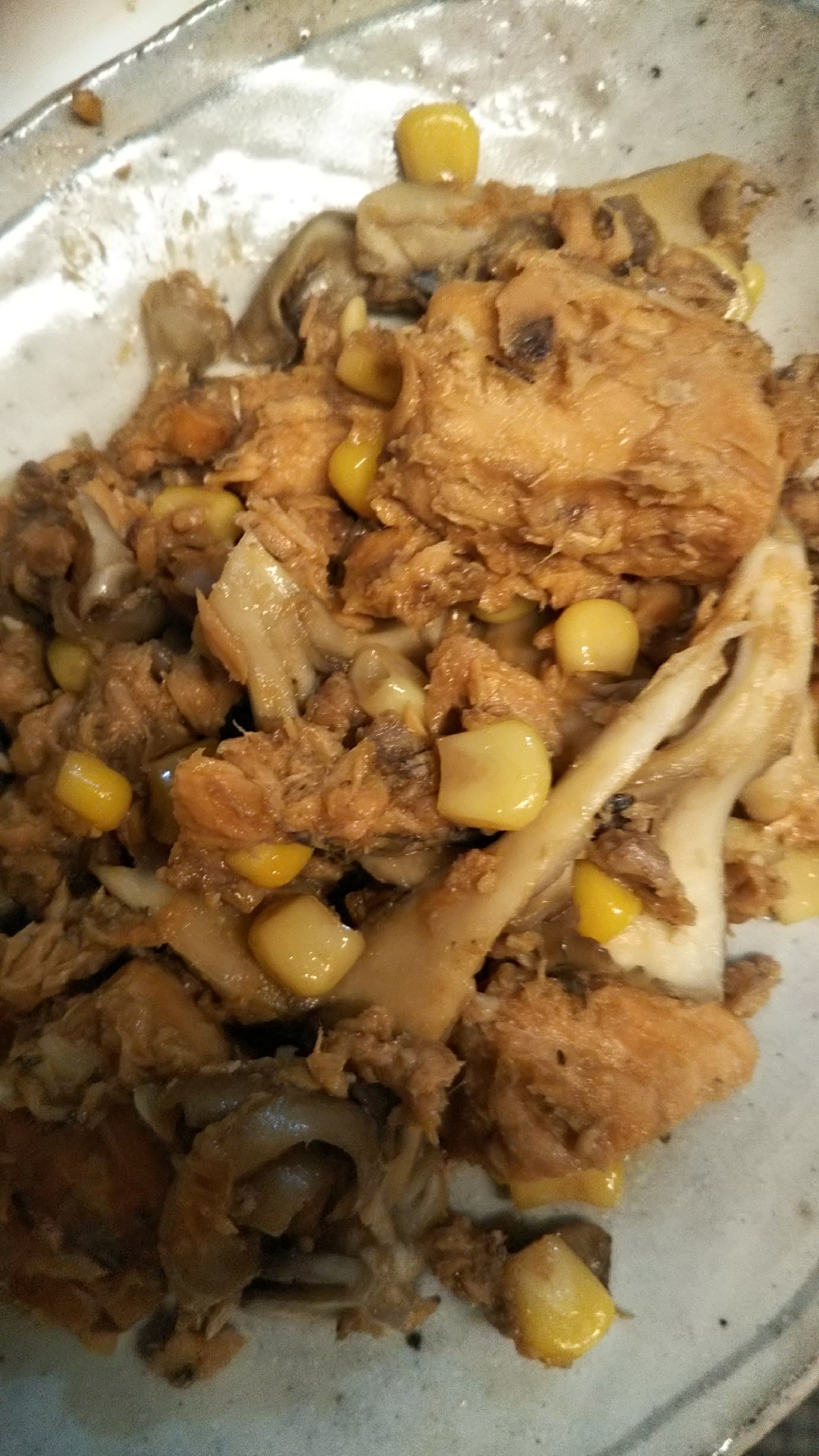 鮭缶とまいたけのバター醤油炒め