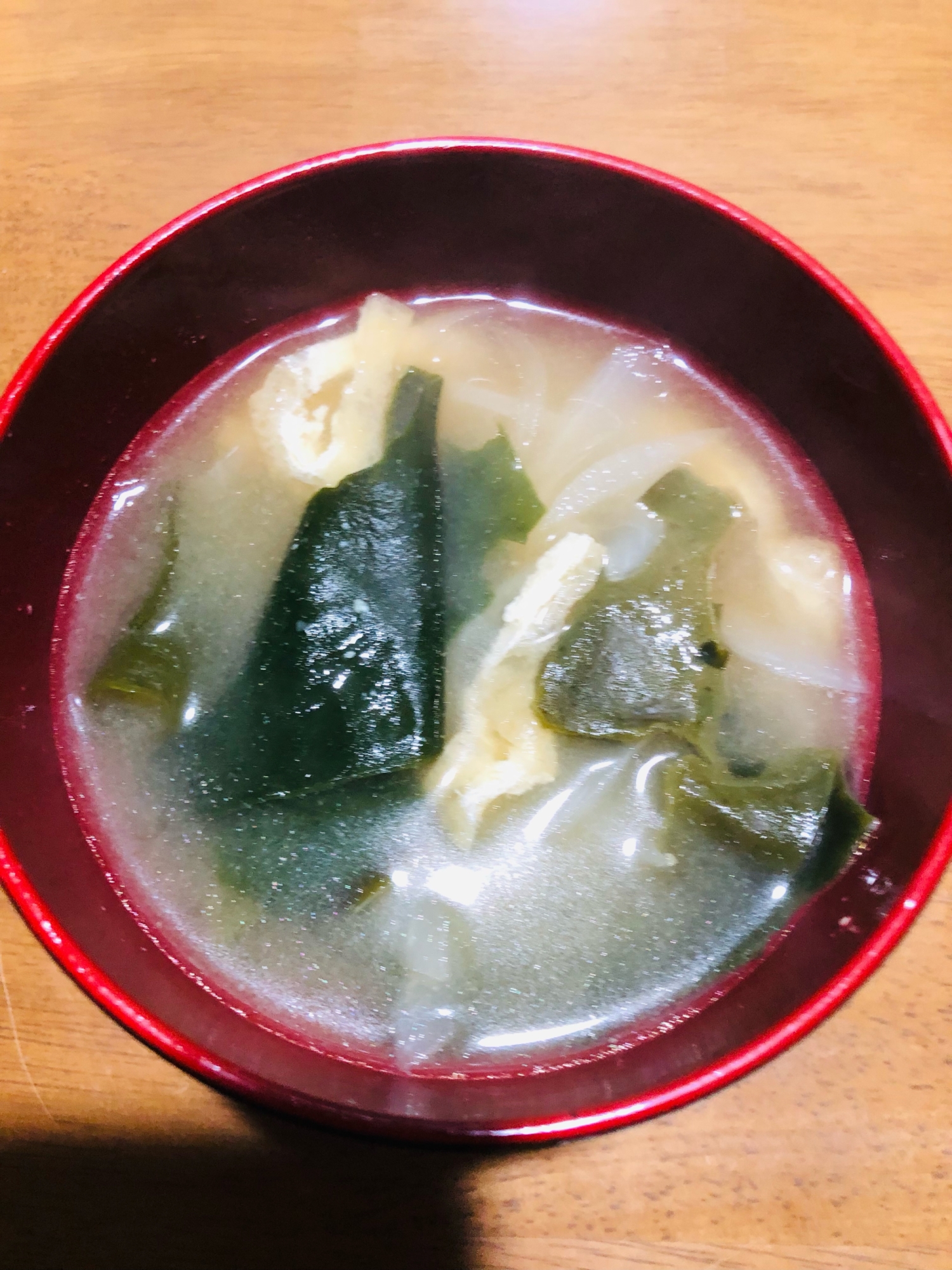 玉ねぎ　油揚げ　ワカメの味噌汁