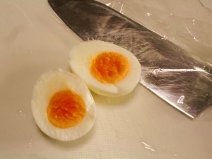次の茹で卵をカットするのにもイライラせずにスッキリでした。素敵な技、ありがとうございます♪