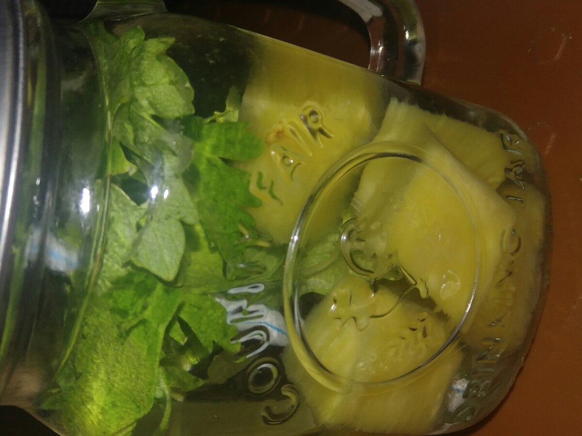 デトックスウォーター パイナップル セロリの葉 レシピ 作り方 By こんぶしみもち 楽天レシピ デトックスウォーター パイナップル セロリの葉 レシピ 作り方 By こんぶしみもち 楽天レシピ