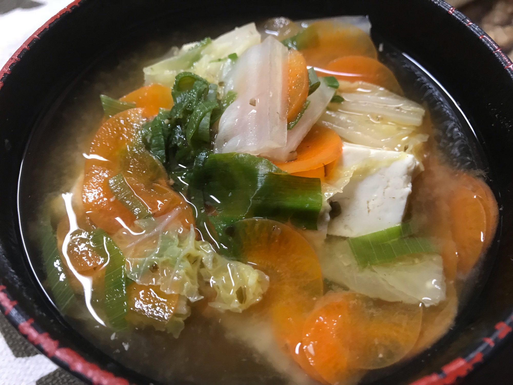 豆腐＆白菜＆ニンジンの味噌汁