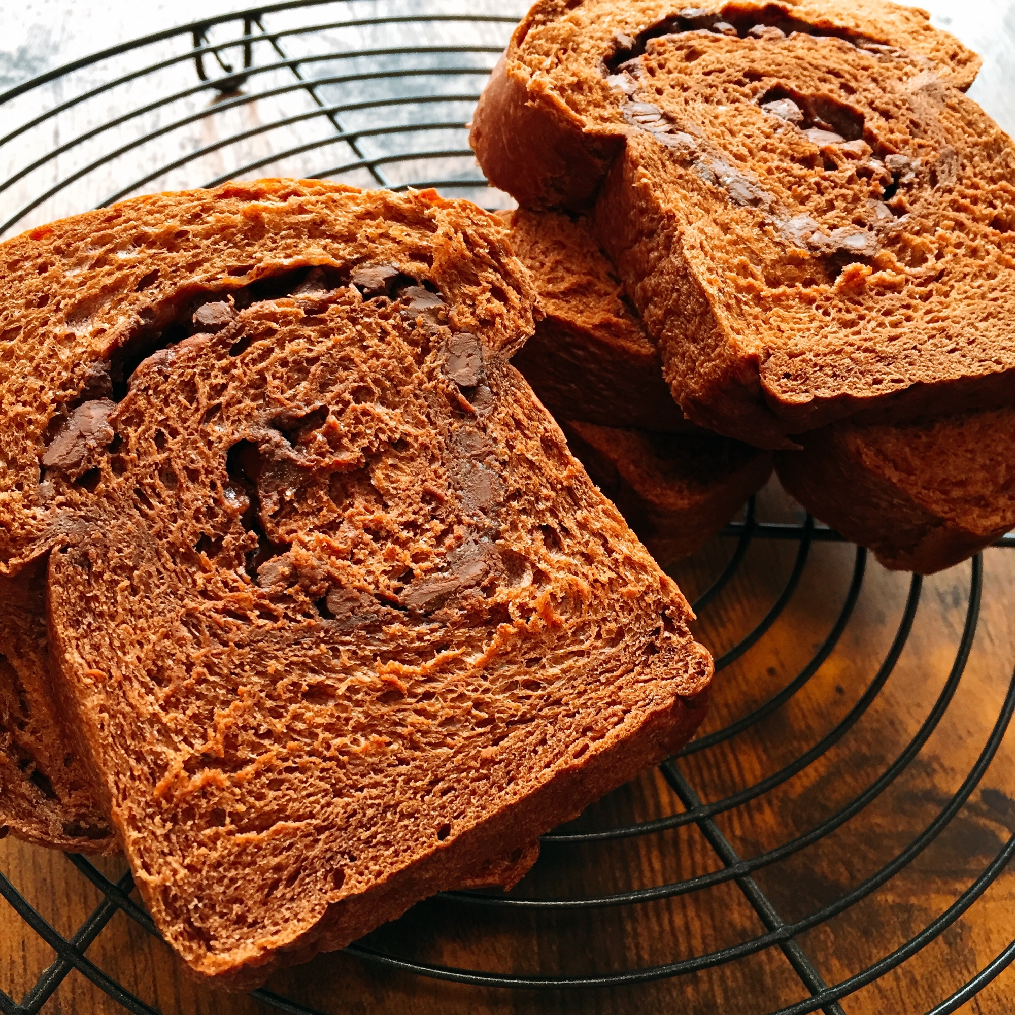 パウンド型で*うずまきチョコのミニココア食パン