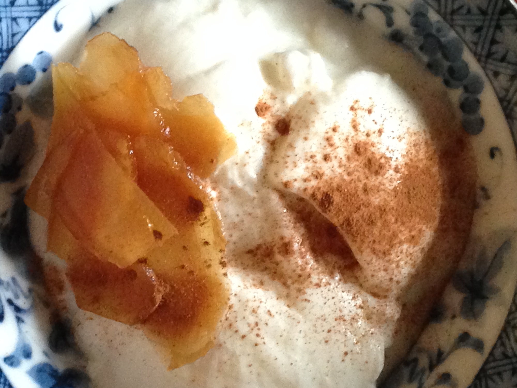 シナモンと生姜の蜂蜜漬けのヨーグルト