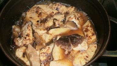 ストウブ鍋で焼き豆腐と干しシイタケ煮