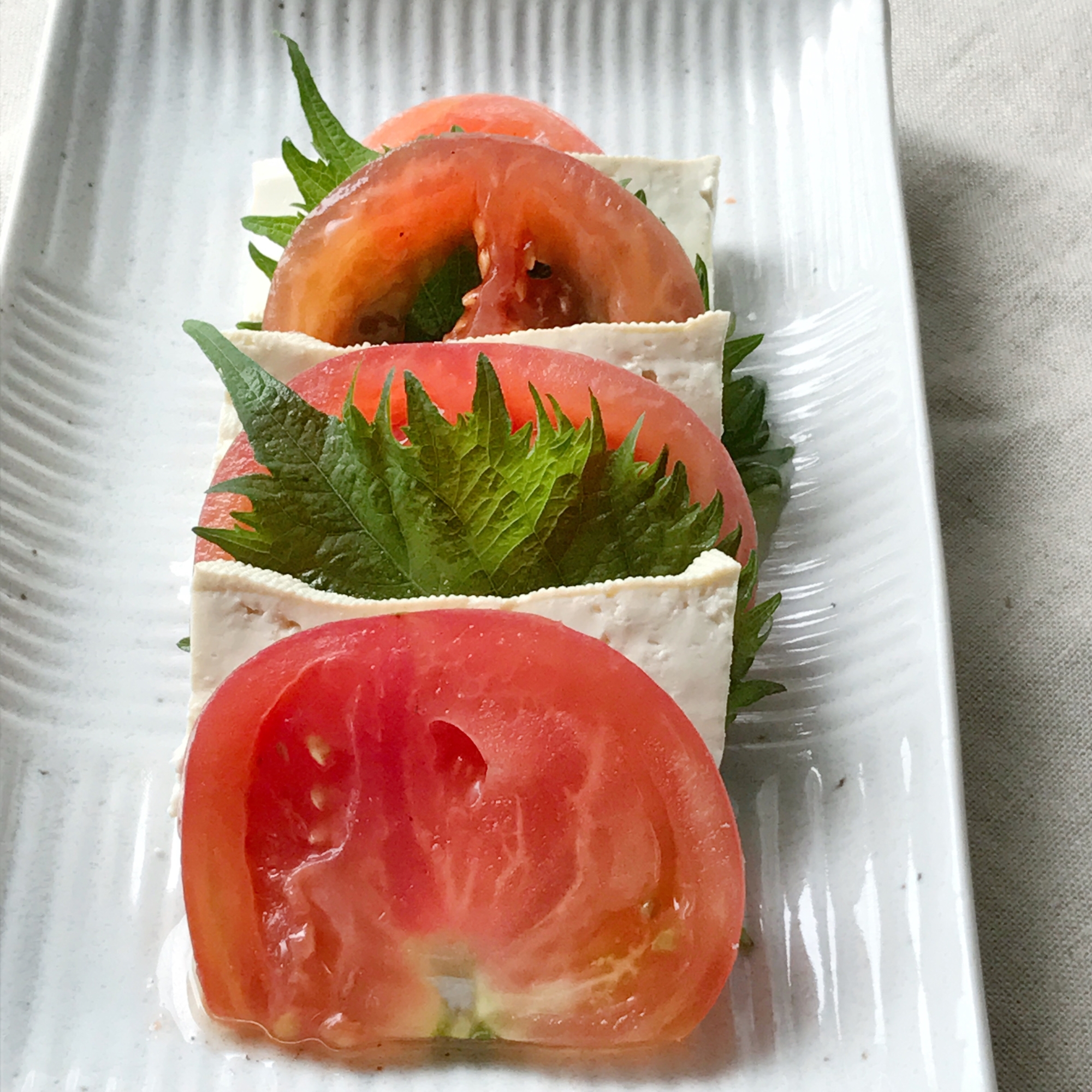 トマトと豆腐のカプレーゼ