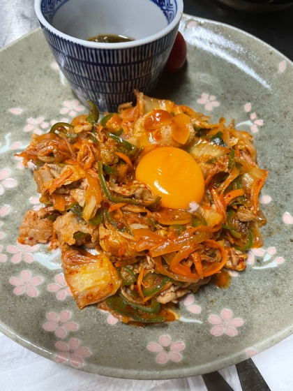 コチュジャンで旨味がUP！豚キムチ炒め