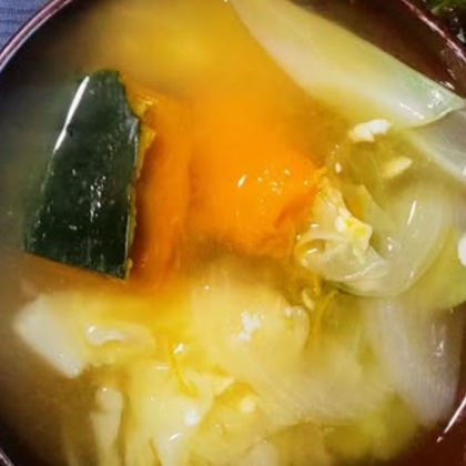 かぼちゃとキャベツのみそ汁