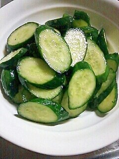 パっと作ってすぐ食べれます きゅうりの漬物 レシピ 作り方 By ゆづゆづパンマン 楽天レシピ