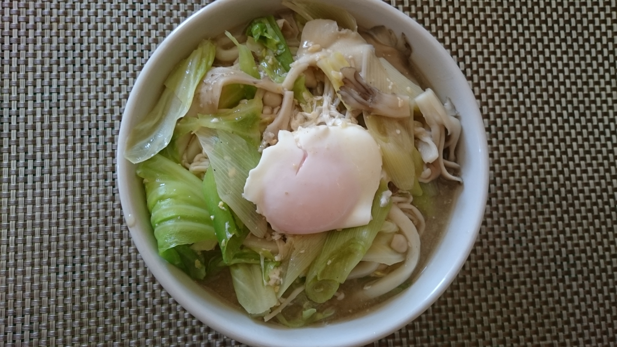 野菜たっぷり味噌煮込みうどん