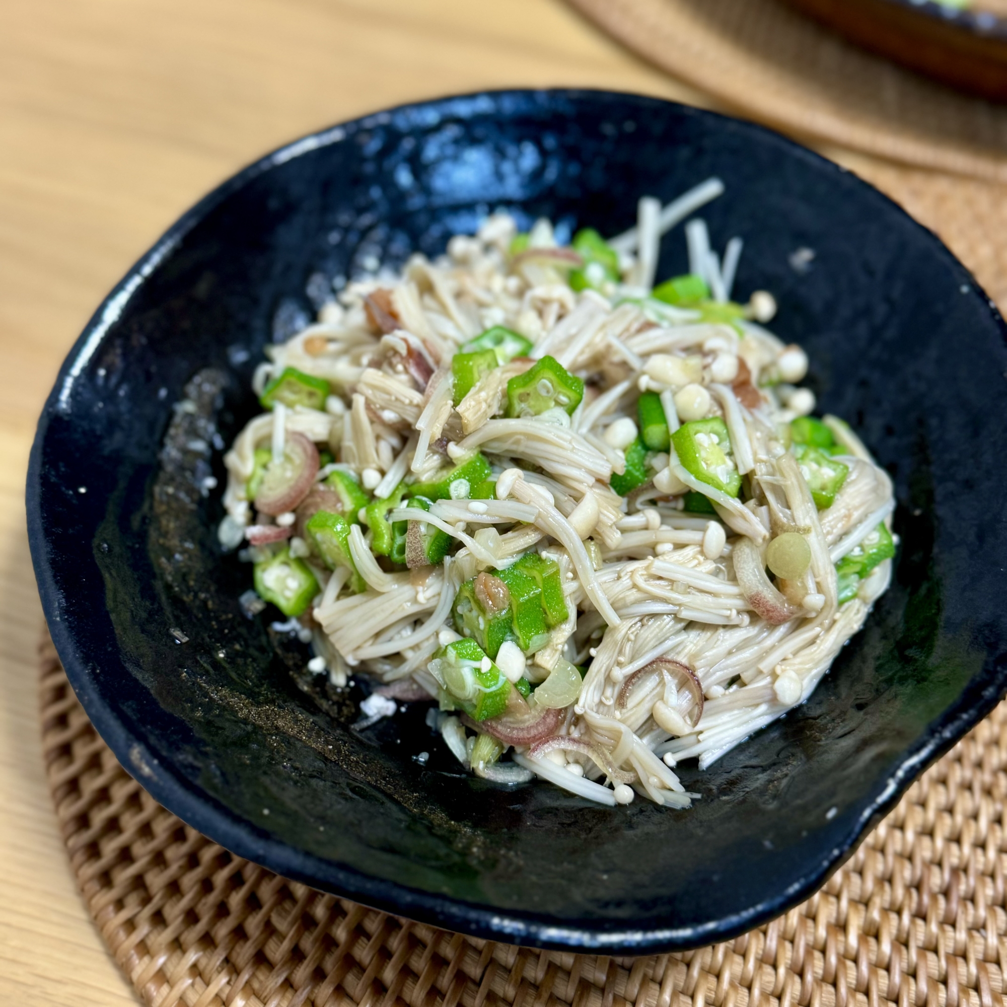 ご飯泥棒！えのき おくら 茗荷 梅の一品