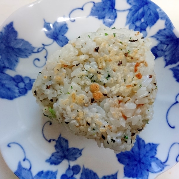 焼おにぎり 青のり 天かす 鰹節 レシピ 作り方 By Hirohyt102 楽天レシピ 焼おにぎり 青のり 天かす 鰹節 レシピ 作り方 By Hirohyt102 楽天レシピ