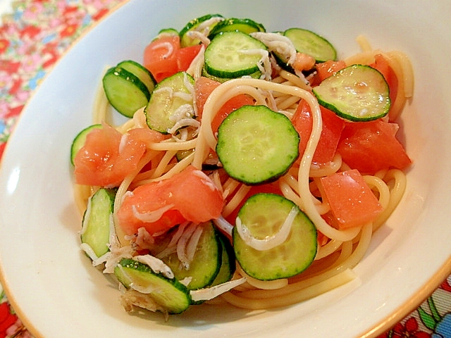 青じそドレ♡塩麹Ｐで　トマトと胡瓜としらすのパスタ