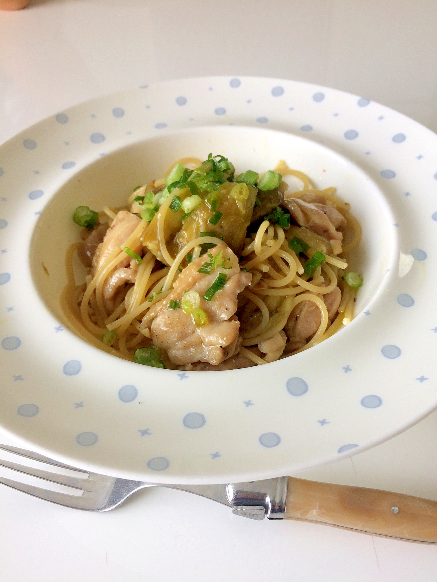 ＊焼きなすとチキンのオイルパスタ＊