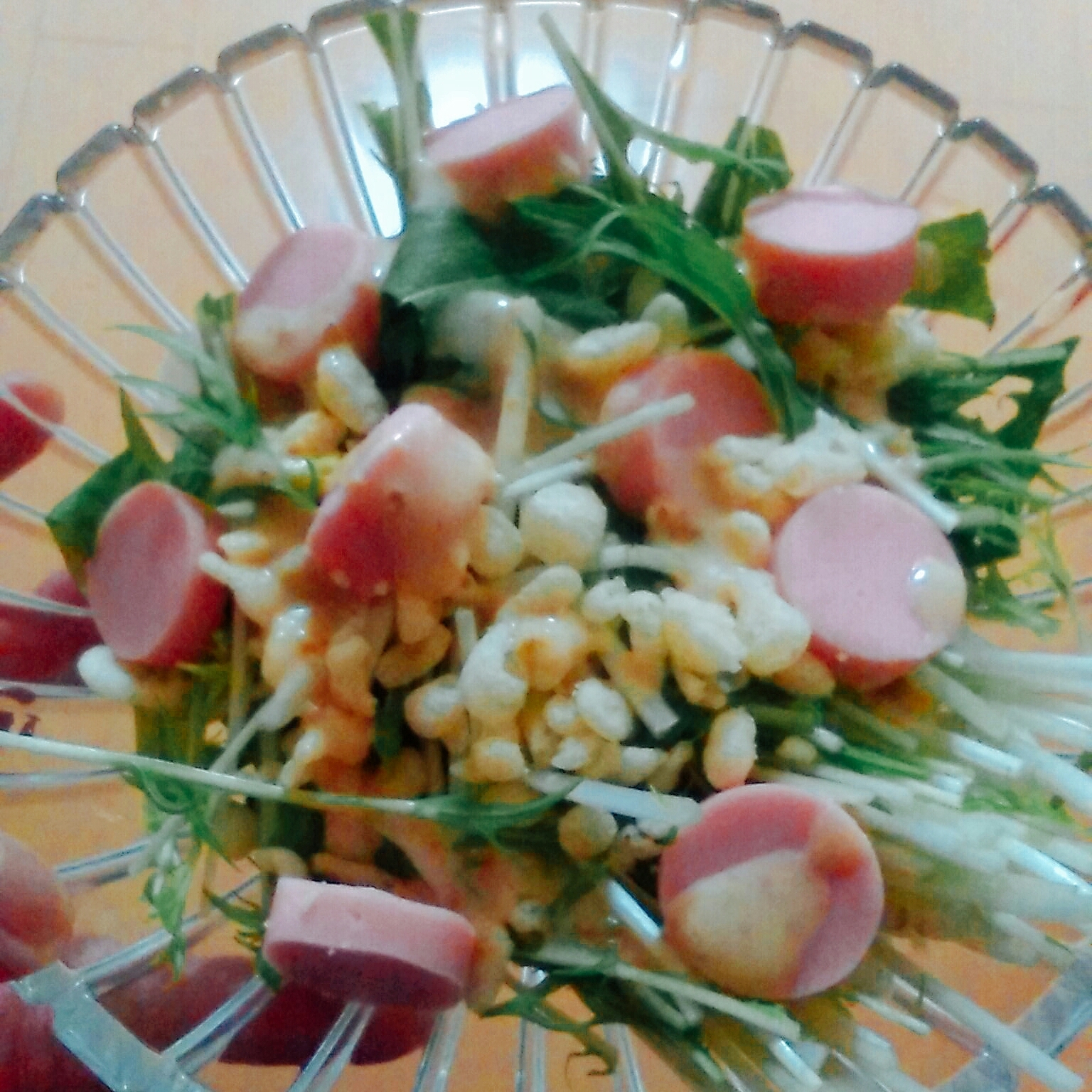 魚肉ソーセージと水菜のサラダ