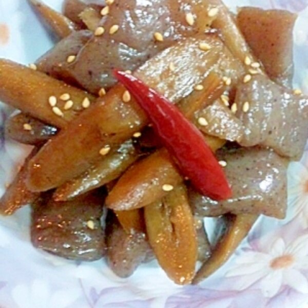 ピリ辛 ごぼうとコンニャクの炒め煮 レシピ 作り方 By ケロロ姫 楽天レシピ ピリ辛 ごぼうとコンニャクの炒め煮 レシピ 作り方 By ケロロ姫 楽天レシピ