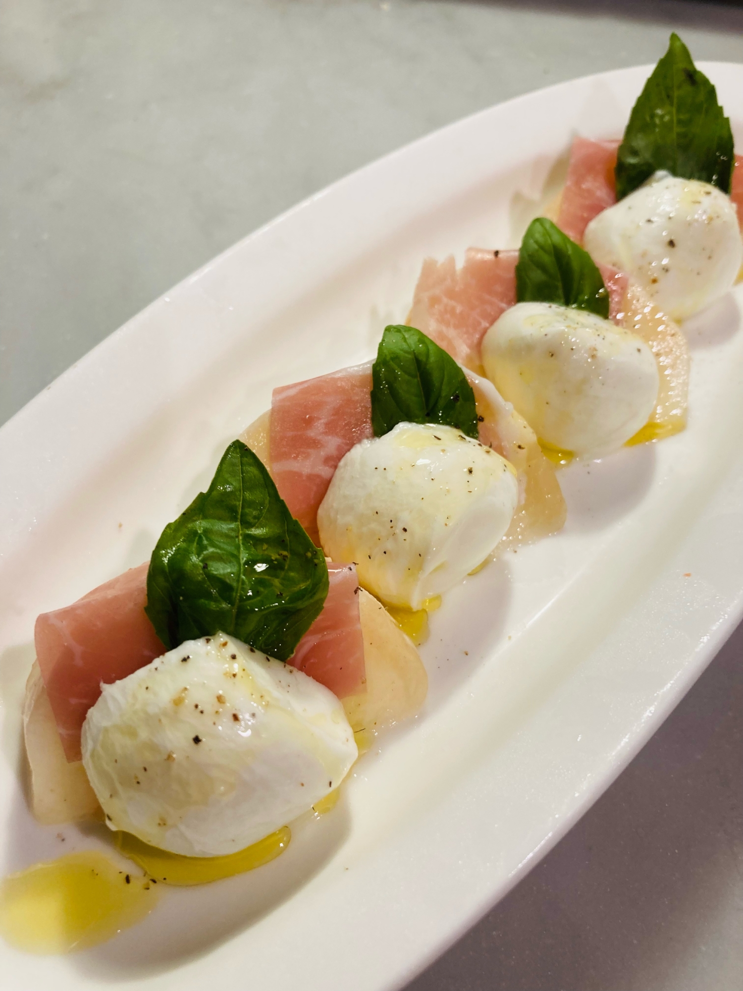 桃と生ハムのカプレーゼ仕立て レシピ 作り方 By ホソピーのお家ごはん 楽天レシピ 桃と生ハムのカプレーゼ仕立て レシピ 作り方 By ホソピーのお家ごはん 楽天レシピ