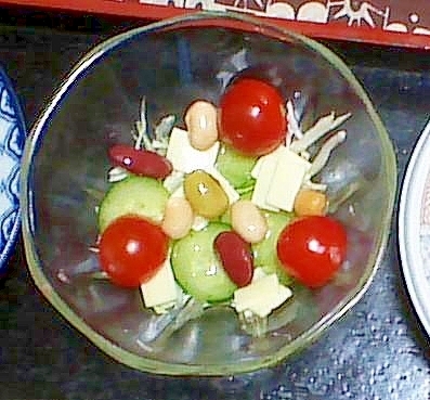ミニトマト・きゅうり・ミックスビーンズのサラダ