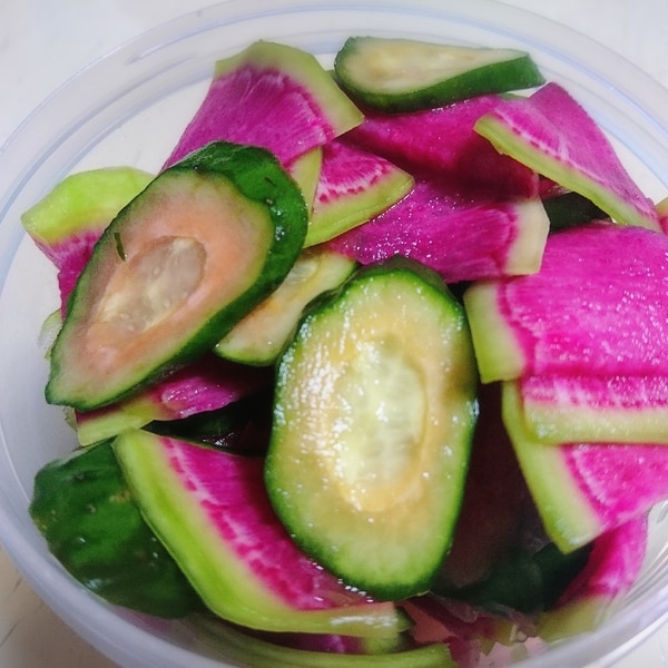 紅芯大根と胡瓜の浅漬け レシピ 作り方 By ネロ助2011 楽天レシピ 紅芯大根と胡瓜の浅漬け レシピ 作り方 By ネロ助2011 楽天レシピ